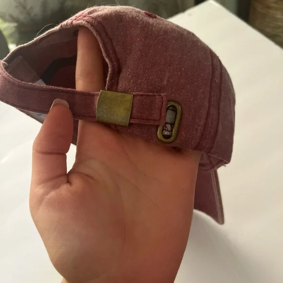 Adjustable hat - Picture 2 of 2